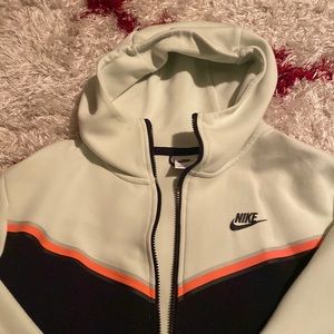 Nike Tek large coat